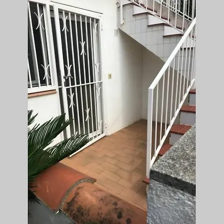 Dans Un Endroit Calme Et Discret D Empuria * Empuriabrava