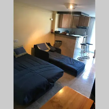 Dans Un Endroit Calme Et Discret D Empuria *