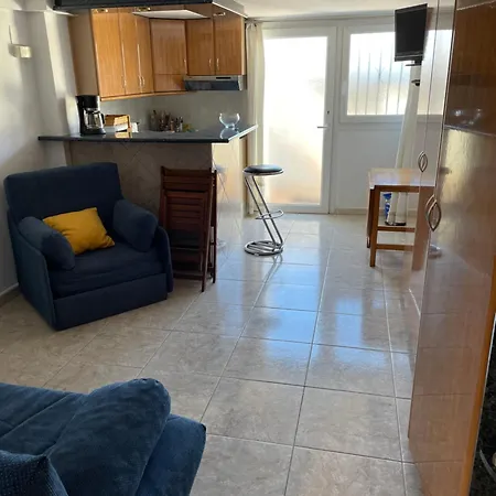 Dans Un Endroit Calme Et Discret D Empuria Apartmán *